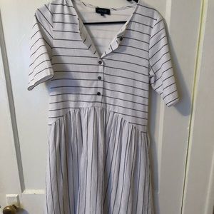 Roolie dress white with stripes